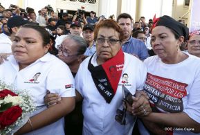 Homenaje al héroe del amor Bismarck Martínez