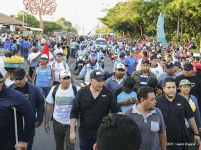 Homenaje al héroe del amor Bismarck Martínez