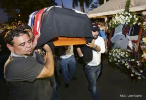 Homenaje al héroe del amor Bismarck Martínez