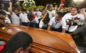 Homenaje al héroe del amor Bismarck Martínez