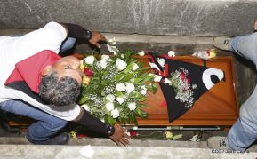 Homenaje al héroe del amor Bismarck Martínez