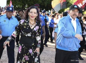 Homenaje al héroe del amor Bismarck Martínez