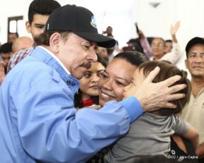 Homenaje al héroe del amor Bismarck Martínez