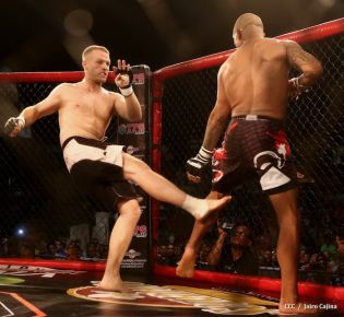 Combate Mayorga VS. Checho