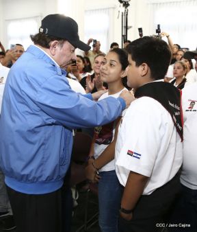 Homenaje al héroe del amor Bismarck Martínez