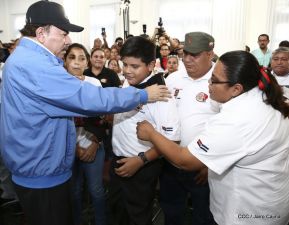 Homenaje al héroe del amor Bismarck Martínez