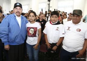 Homenaje al héroe del amor Bismarck Martínez