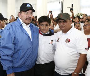 Homenaje al héroe del amor Bismarck Martínez