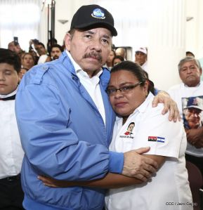 Homenaje al héroe del amor Bismarck Martínez