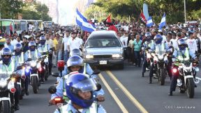 Homenaje al héroe del amor Bismarck Martínez