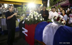 Homenaje al héroe del amor Bismarck Martínez