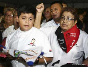 Homenaje al héroe del amor Bismarck Martínez