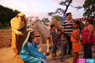 Familias visitan con devoción Ciudad Belén