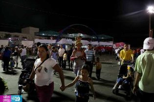 La unidad familiar brilla en Parque de la Niñez Feliz