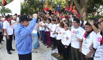 Comandante Carlos Fonseca, aquí estamos siempre luchando por la paz, porque queremos la paz
