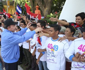 Comandante Carlos Fonseca, aquí estamos siempre luchando por la paz, porque queremos la paz