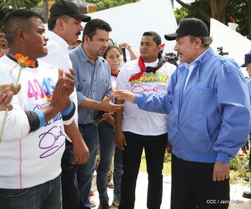 Comandante Carlos Fonseca, aquí estamos siempre luchando por la paz, porque queremos la paz