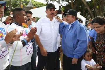 Comandante Carlos Fonseca, aquí estamos siempre luchando por la paz, porque queremos la paz