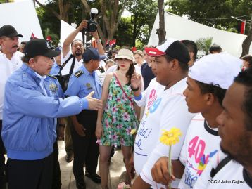 Comandante Carlos Fonseca, aquí estamos siempre luchando por la paz, porque queremos la paz