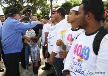Comandante Carlos Fonseca, aquí estamos siempre luchando por la paz, porque queremos la paz