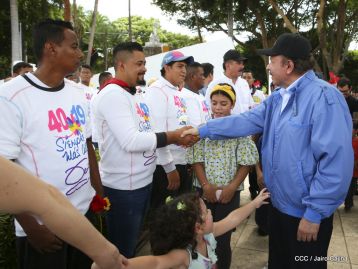 Comandante Carlos Fonseca, aquí estamos siempre luchando por la paz, porque queremos la paz