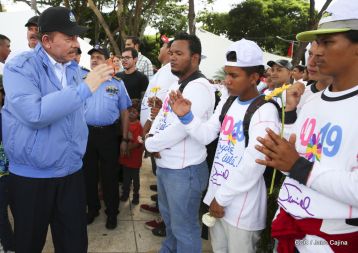 Comandante Carlos Fonseca, aquí estamos siempre luchando por la paz, porque queremos la paz