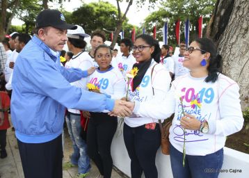 Comandante Carlos Fonseca, aquí estamos siempre luchando por la paz, porque queremos la paz