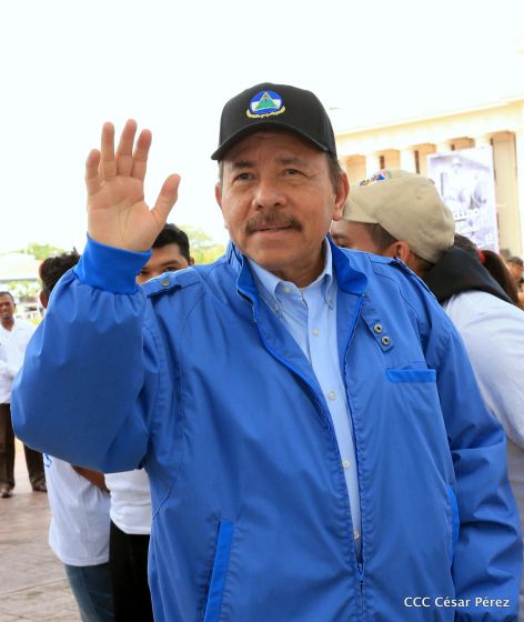 Comandante Carlos Fonseca, aquí estamos siempre luchando por la paz, porque queremos la paz