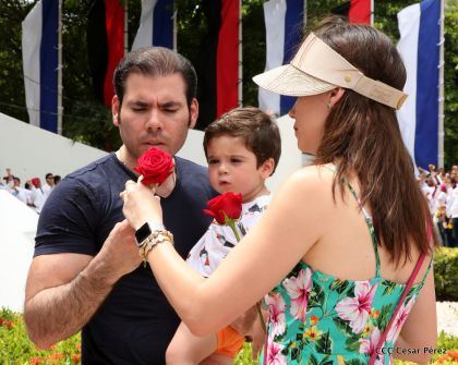 Comandante Carlos Fonseca, aquí estamos siempre luchando por la paz, porque queremos la paz