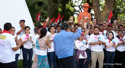 Comandante Carlos Fonseca, aquí estamos siempre luchando por la paz, porque queremos la paz