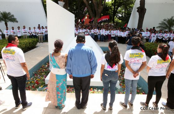 Comandante Carlos Fonseca, aquí estamos siempre luchando por la paz, porque queremos la paz