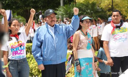 Comandante Carlos Fonseca, aquí estamos siempre luchando por la paz, porque queremos la paz