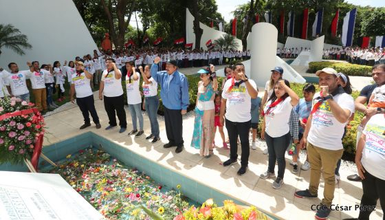 Comandante Carlos Fonseca, aquí estamos siempre luchando por la paz, porque queremos la paz