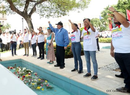 Comandante Carlos Fonseca, aquí estamos siempre luchando por la paz, porque queremos la paz