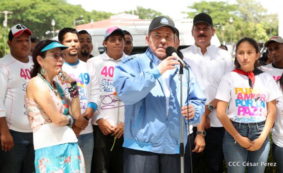 Comandante Carlos Fonseca, aquí estamos siempre luchando por la paz, porque queremos la paz