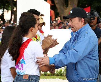 Comandante Carlos Fonseca, aquí estamos siempre luchando por la paz, porque queremos la paz