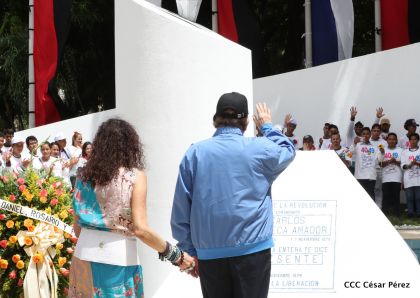 Comandante Carlos Fonseca, aquí estamos siempre luchando por la paz, porque queremos la paz