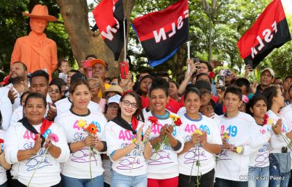 Comandante Carlos Fonseca, aquí estamos siempre luchando por la paz, porque queremos la paz