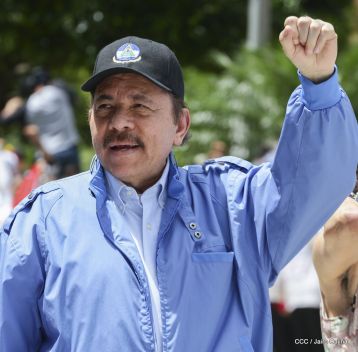 Comandante Carlos Fonseca, aquí estamos siempre luchando por la paz, porque queremos la paz