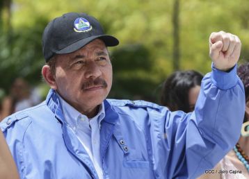 Comandante Carlos Fonseca, aquí estamos siempre luchando por la paz, porque queremos la paz