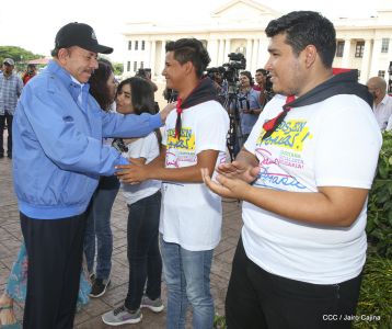 Comandante Carlos Fonseca, aquí estamos siempre luchando por la paz, porque queremos la paz