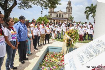 Comandante Carlos Fonseca, aquí estamos siempre luchando por la paz, porque queremos la paz