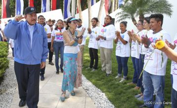 Comandante Carlos Fonseca, aquí estamos siempre luchando por la paz, porque queremos la paz