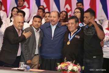 Homenaje a Alexis Argüello Tricampeón Mundial de Boxeo en el X Aniversario de su Tránsito a la Inmortalidad