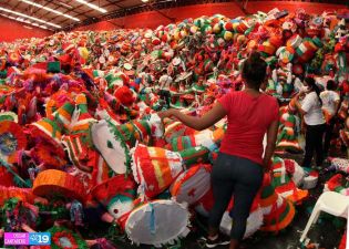 Gobierno distribuye piñatas y caramelos a familias del país