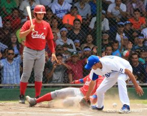 Familias matagalpinas disfrutaron el tercer partido de la serie amistosa entre Nicaragua y Cuba