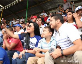 Familias matagalpinas disfrutaron el tercer partido de la serie amistosa entre Nicaragua y Cuba