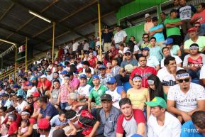 Familias matagalpinas disfrutaron el tercer partido de la serie amistosa entre Nicaragua y Cuba