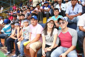 Familias matagalpinas disfrutaron el tercer partido de la serie amistosa entre Nicaragua y Cuba