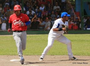 Familias matagalpinas disfrutaron el tercer partido de la serie amistosa entre Nicaragua y Cuba